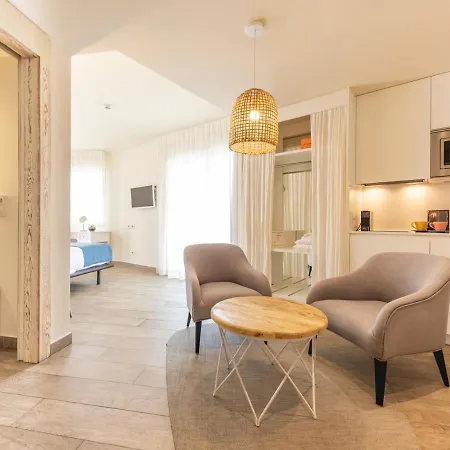 1935 Boutique & - Adults Only 4* Roses